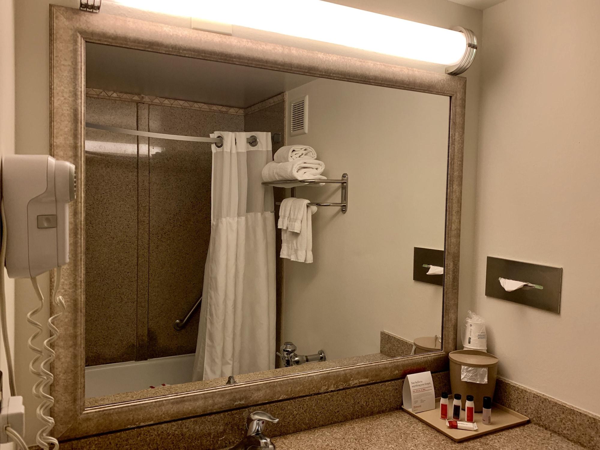 Ramada By Wyndham Newark/wilmington 4*