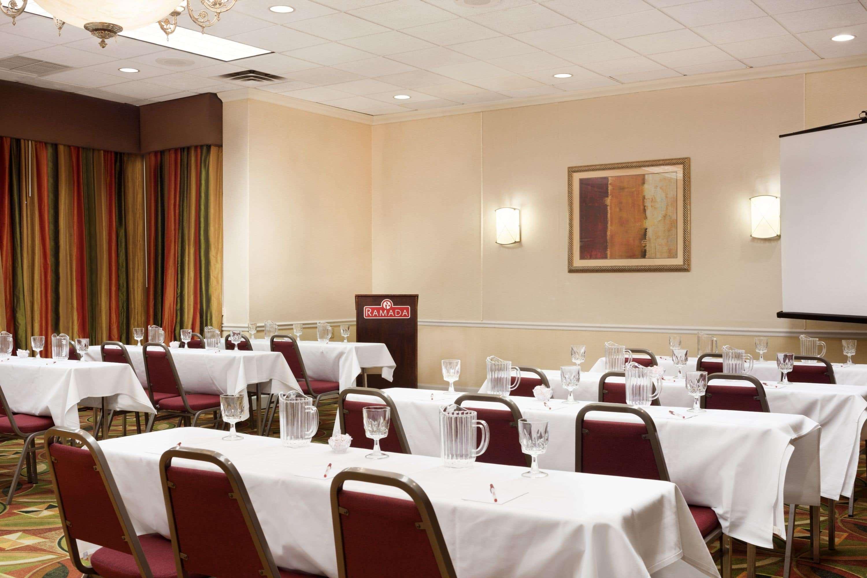 Ramada By Wyndham Newark/wilmington 4* Newark