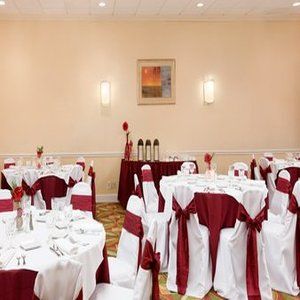 Hotel Ramada By Wyndham Newark/wilmington 4*